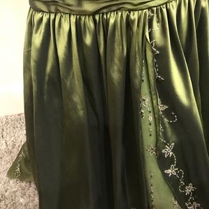 Size small Long green evening gown.